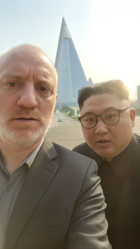 Kuzey Kore Lideri ile Photoshop Selfie Kuzey Kore lideriyle yapılmış selfie montaj çalışması