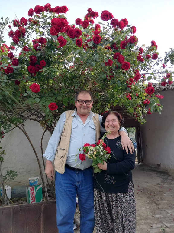 Dede ve nineyle birlikte torunun fotomontajla birleştirilmiş hali öncesi