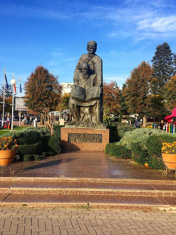 Arka plan değişikliği öncesi heykel alanının orijinal hali