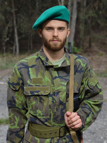 Bu yaklaşım, arkadaşlarına takılmayı sevenler, "kanka seni askere aldılar" şakası yapmak isteyenler veya sıra dışı, komik bir hediye arayanlar içindir.